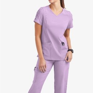 Uniform Advantage Scrubs Set